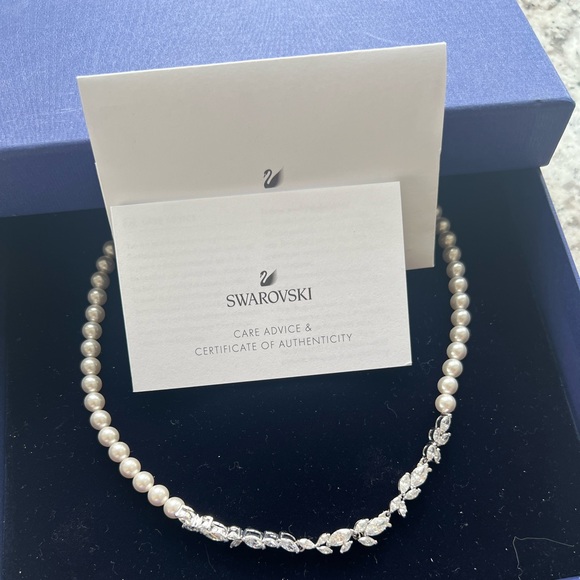SWAROVSKI COLLECTIONS LOUISON PEARL NECKLACE - Picture 2 of 8
